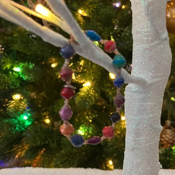 2 bracelets - Picture 2 of 8